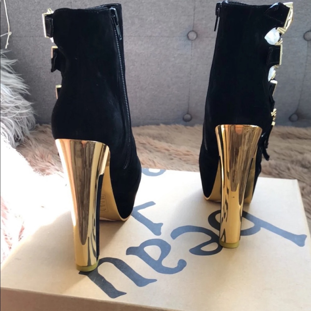 Platform Heels - Picture 3 of 4